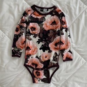 Beautiful Flower Onesie from Molo